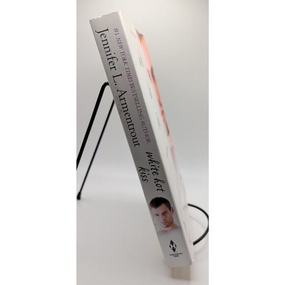 White Hot Kiss by Jennifer L. Armentrout - Picture 3 of 7